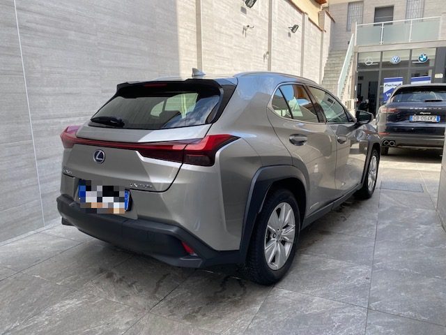 LEXUS UX Full Electric UX Hybrid Business Immagine 3