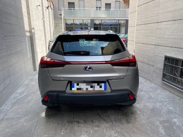 LEXUS UX Full Electric UX Hybrid Business Immagine 4