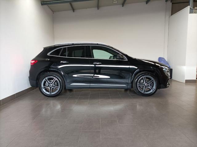 MERCEDES-BENZ GLA 180 d Automatic AMG Line Premium Immagine 2