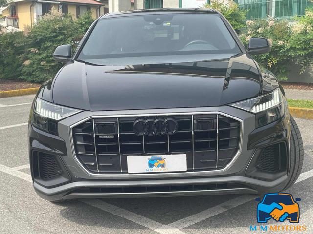 AUDI Q8 55 TFSI e quattro tiptronic S line plus Immagine 1