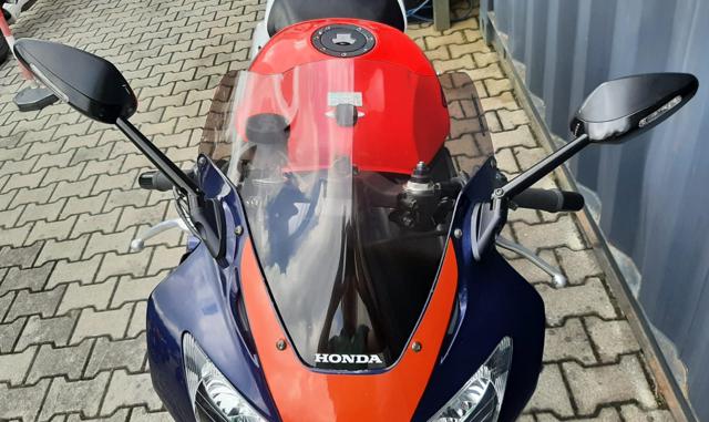 HONDA CBR 900 RR Fireblade 2000 Immagine 2