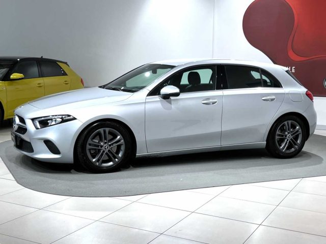 MERCEDES-BENZ A 220 d Automatic 4Matic 4p. Business Immagine 1