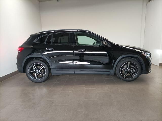 MERCEDES-BENZ GLA 200 d Automatic Premium Immagine 2