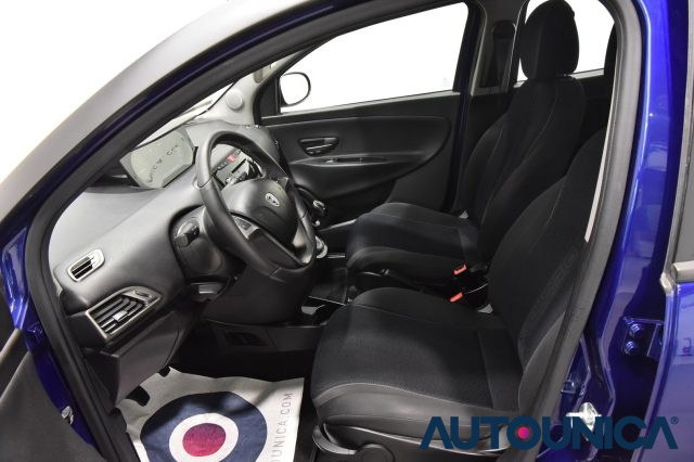 LANCIA Ypsilon 1.2 69CV 5 PORTE S MOMODESIGN NEOPATENTATI Immagine 3