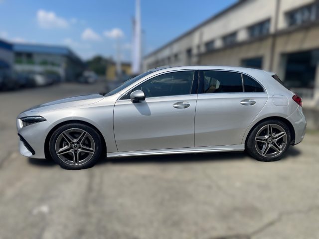 MERCEDES-BENZ A 180 d SPORT PREMIUM AMG LINE Immagine 4