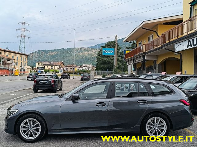 BMW 320 d Touring STEPTRONIC/AUTOMATICA Business Adv. Immagine 4