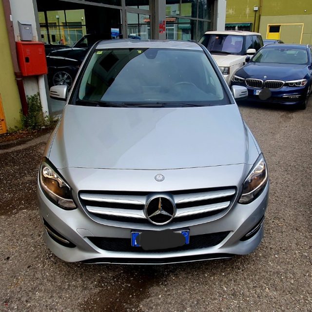 MERCEDES-BENZ B 180 d MISTO PELLE CERCHI MANUALE FINANZIAMENTI Immagine 1