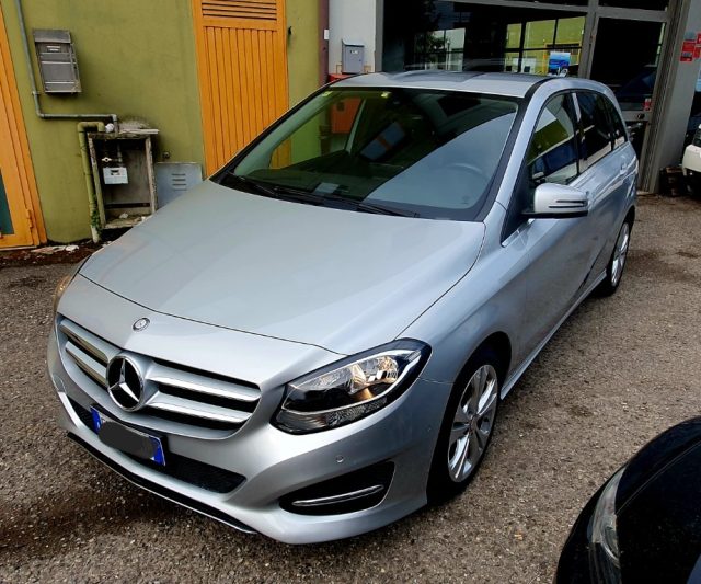 MERCEDES-BENZ B 180 d MISTO PELLE CERCHI MANUALE FINANZIAMENTI Immagine 2