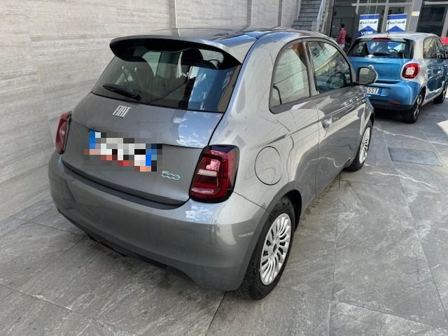 FIAT 500 Berlina 42 kWh PARI AL NUOVO 118CV Immagine 4