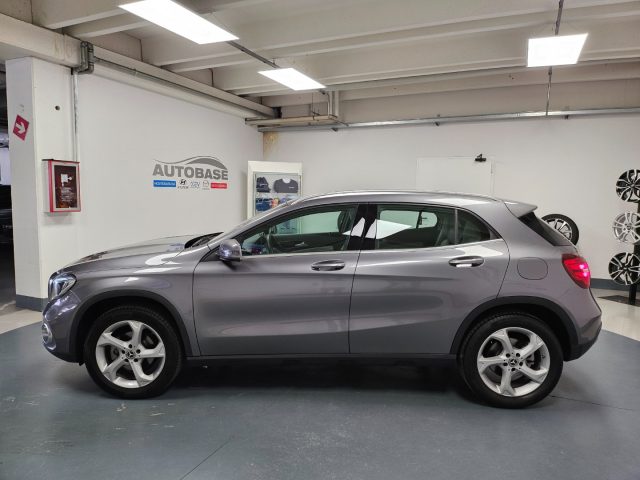 MERCEDES-BENZ GLA 180 d Automatic Sport Immagine 3