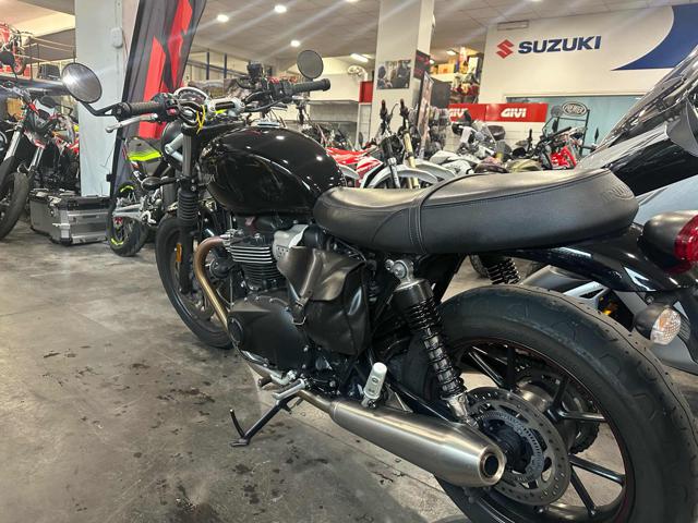 TRIUMPH Street Twin 900 Immagine 3