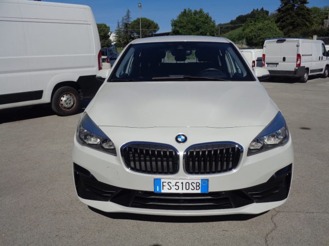 BMW 218 d xDrive Active Tourer Business Immagine 1