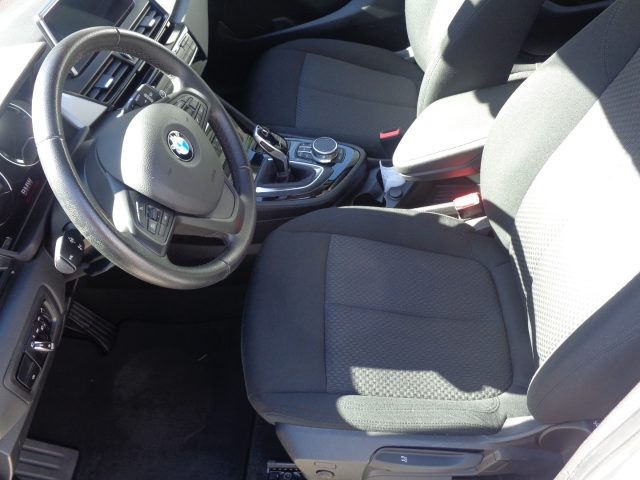 BMW 218 d xDrive Active Tourer Business Immagine 4