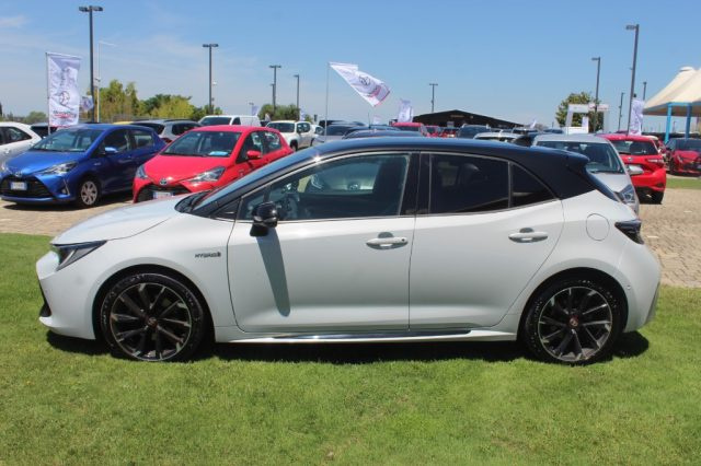 TOYOTA Corolla 2.0 Hybrid GR SPORT Immagine 2