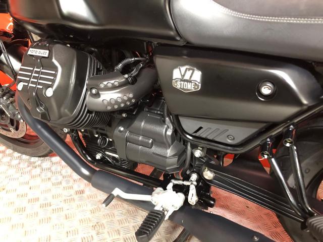 MOTO GUZZI V7 Stone Immagine 4