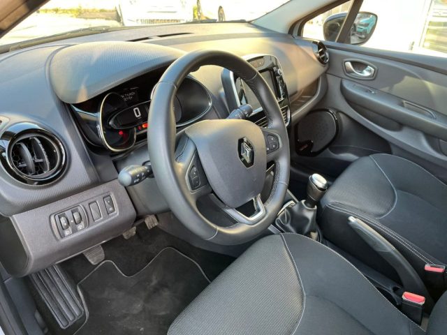 RENAULT Clio TCe 90 CV 5 porte Zen Immagine 4