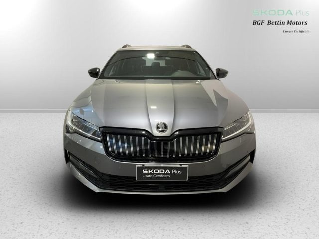 SKODA Superb Wagon iV 1.4 tsi plug-in-hybrid Sportline dsg Immagine 1