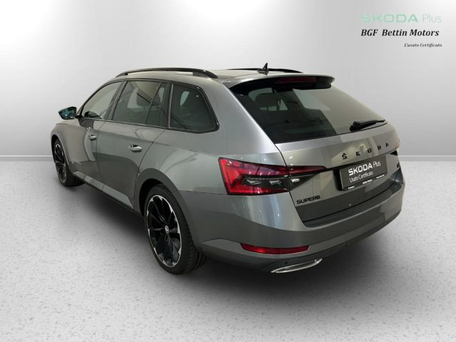 SKODA Superb Wagon iV 1.4 tsi plug-in-hybrid Sportline dsg Immagine 3