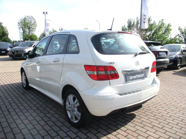 MERCEDES-BENZ B 180 AUTOMATIC Benzina - TETTO/BLUETOOTH Immagine 3