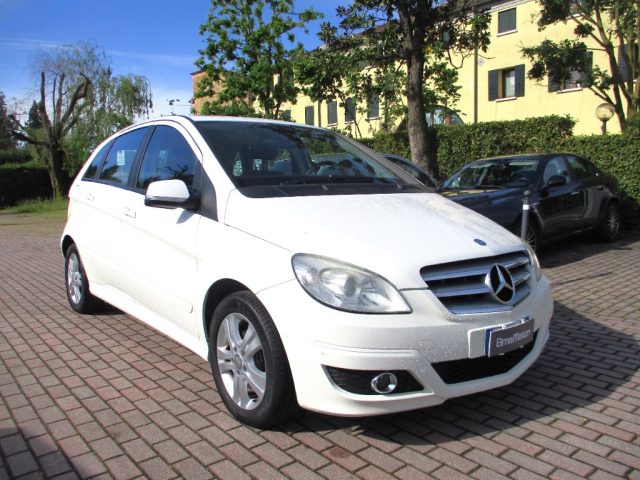 MERCEDES-BENZ B 180 AUTOMATIC Benzina - TETTO/BLUETOOTH Immagine 0