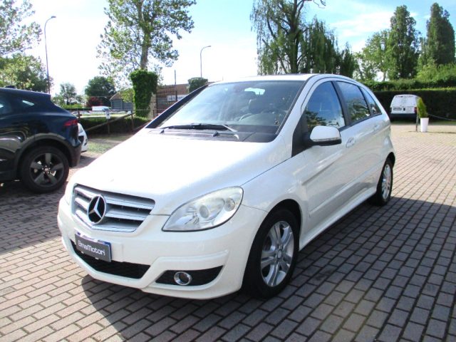 MERCEDES-BENZ B 180 AUTOMATIC Benzina - TETTO/BLUETOOTH Immagine 1