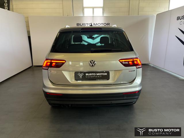 VOLKSWAGEN Tiguan 2.0 TDI 4X4 AUTOMATICA SPORT Immagine 3