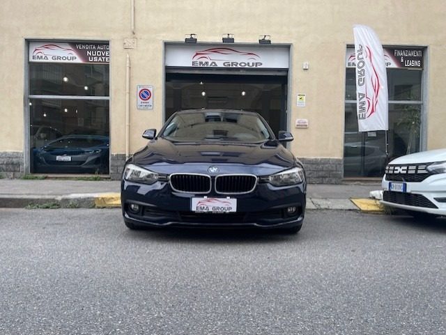 BMW 320 d Touring Business Advantage Immagine 0