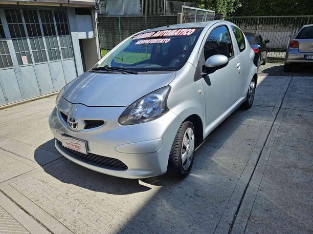 TOYOTA Aygo 1.0 12V VVT-i 3porte Sound AUTOMATICA NEOPATENTATI Immagine 2