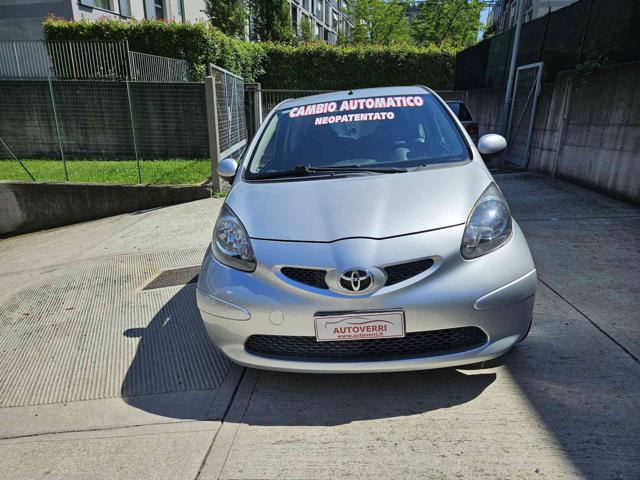 TOYOTA Aygo 1.0 12V VVT-i 3porte Sound AUTOMATICA NEOPATENTATI Immagine 1