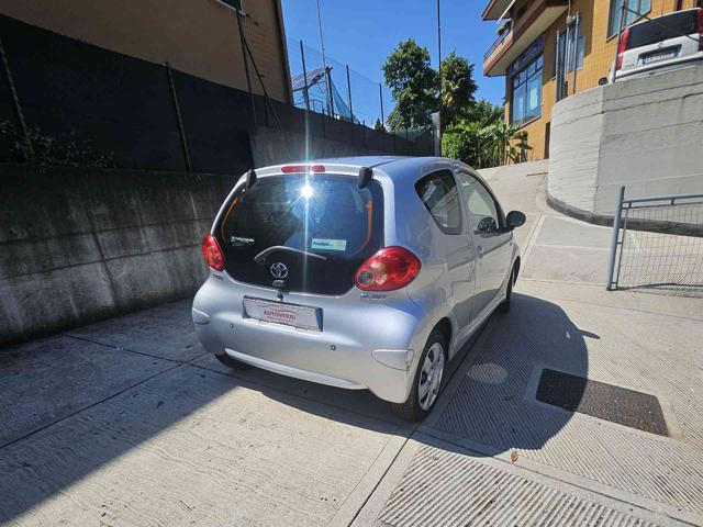 TOYOTA Aygo 1.0 12V VVT-i 3porte Sound AUTOMATICA NEOPATENTATI Immagine 4