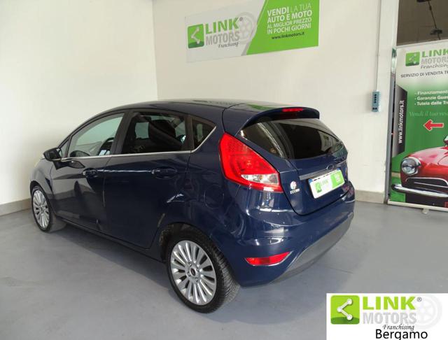 FORD Fiesta + 1.4 TDCi 68CV 5 porte -NEOPATENTATI Immagine 1