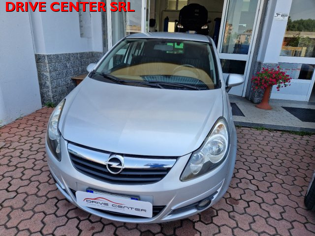 OPEL Corsa 1.2 5 porte Club Immagine 1