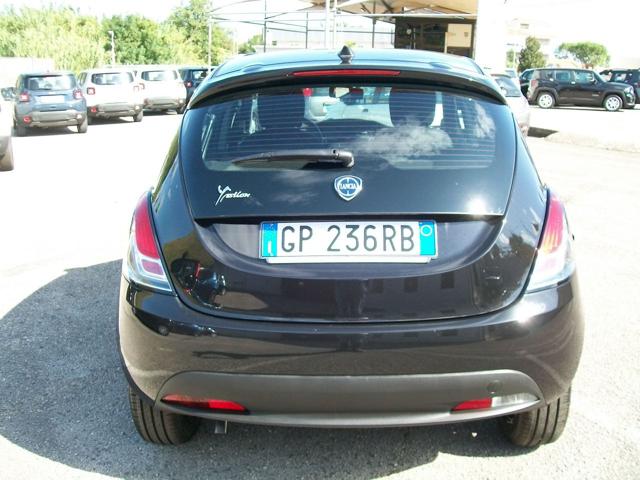 LANCIA Ypsilon 1.0 FireFly 5 porte S&S Hybrid Silver Immagine 4