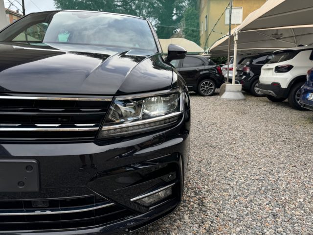 VOLKSWAGEN Tiguan 2.0 TDI DSG R LINE Immagine 2