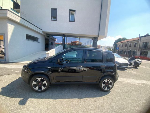 FIAT Panda Cross 1.0 FireFly S&S Hybrid con Uconnect DAB schermo 7" Immagine 1