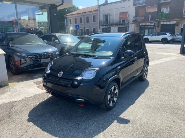 FIAT Panda Cross 1.0 FireFly S&S Hybrid con Uconnect DAB schermo 7" Immagine 0