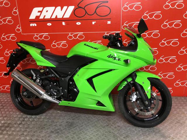 KAWASAKI Ninja 250 R . Immagine 0