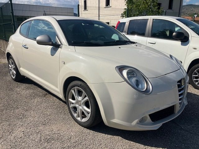 ALFA ROMEO MiTo 1.6 JTDm-2 S&S Distinctive Immagine 1