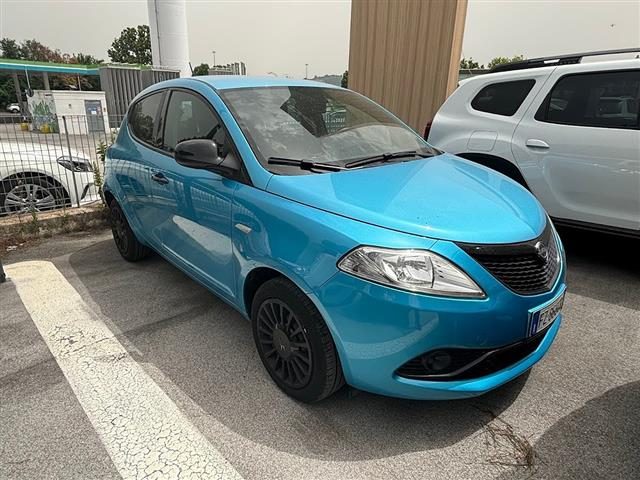 LANCIA Ypsilon 5 Porte 1.0 FireFly Hybrid 70cv Maryne S&S Immagine 2