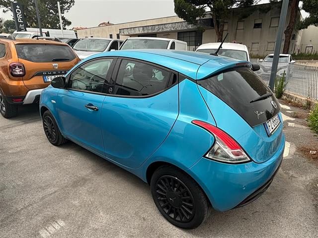 LANCIA Ypsilon 5 Porte 1.0 FireFly Hybrid 70cv Maryne S&S Immagine 3