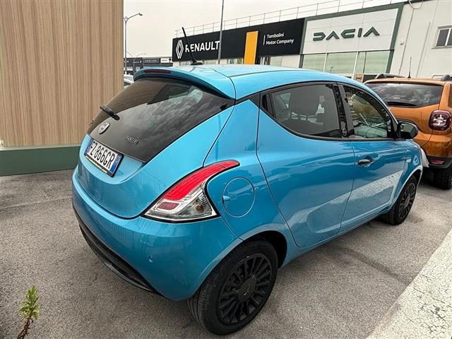 LANCIA Ypsilon 5 Porte 1.0 FireFly Hybrid 70cv Maryne S&S Immagine 4