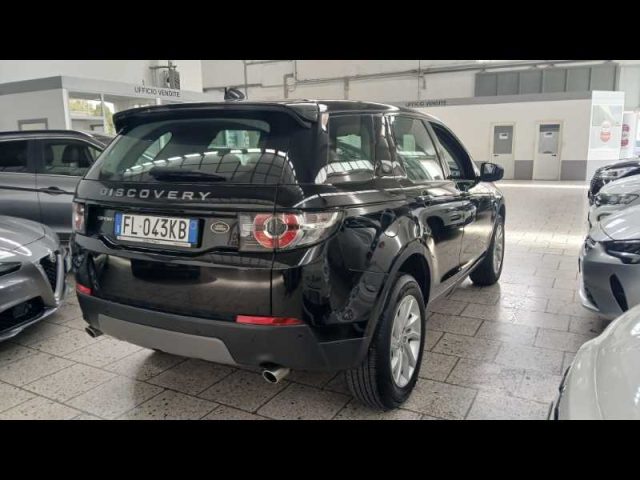 LAND ROVER Discovery Sport 2.0 TD4 150 CV Deep Blue Edition Immagine 3