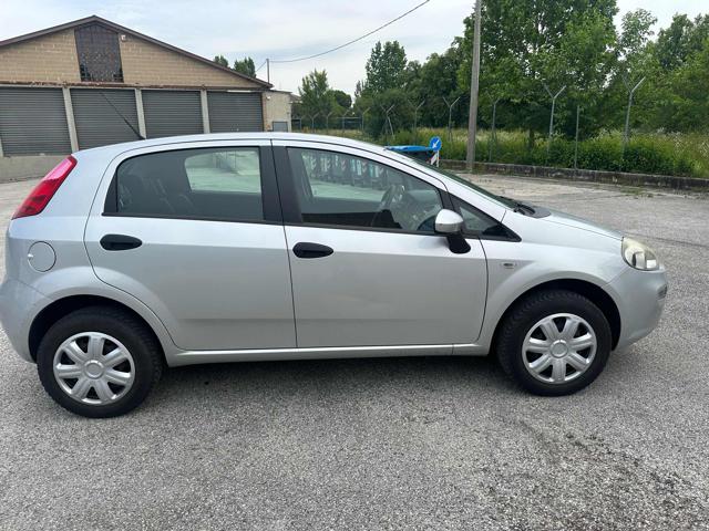 FIAT Punto 1.4 8V 5 porte Natural Power Lounge Immagine 3