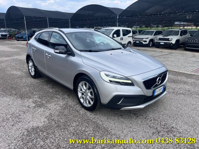 VOLVO V40 Cross Country D2 Geartronic Kinetic Immagine 1