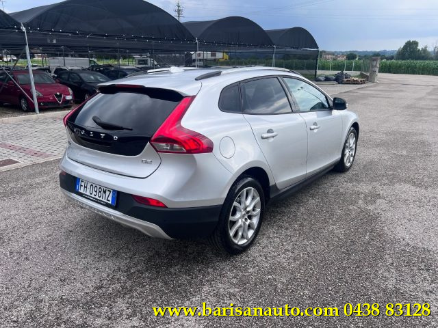 VOLVO V40 Cross Country D2 Geartronic Kinetic Immagine 2