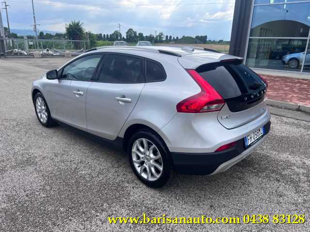 VOLVO V40 Cross Country D2 Geartronic Kinetic Immagine 3