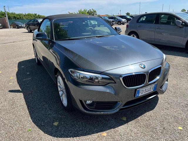 BMW 218 d Cabrio Advantage Immagine 2