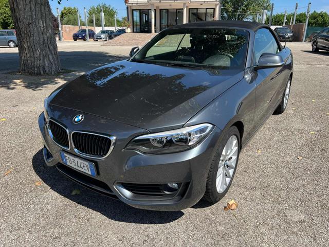 BMW 218 d Cabrio Advantage Immagine 0