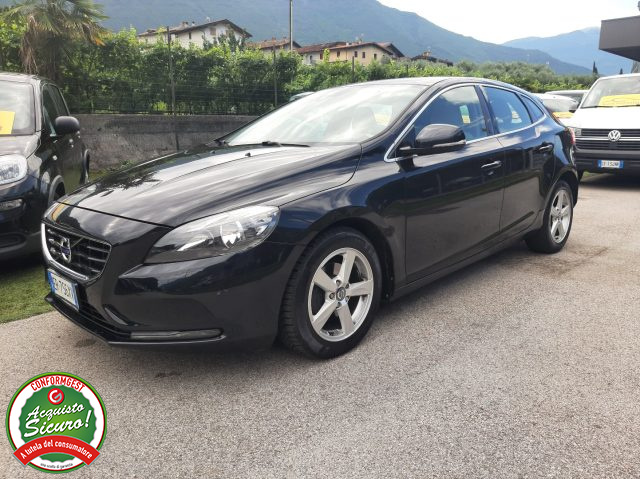 VOLVO V40 D2 1.6 Momentum Immagine 0