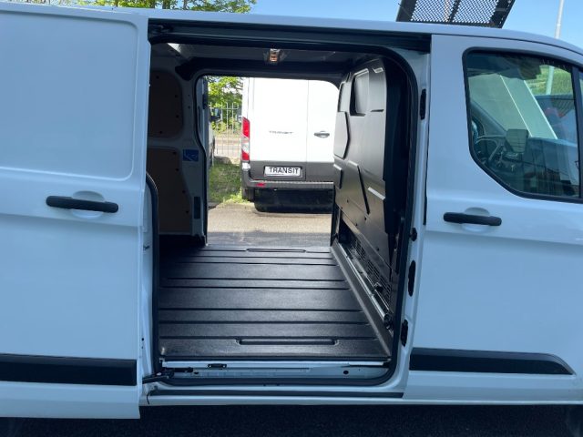 FORD Transit Custom 340 L2H1 C.AUTOMATICO TREND 2.0TDCI 130CV Immagine 4